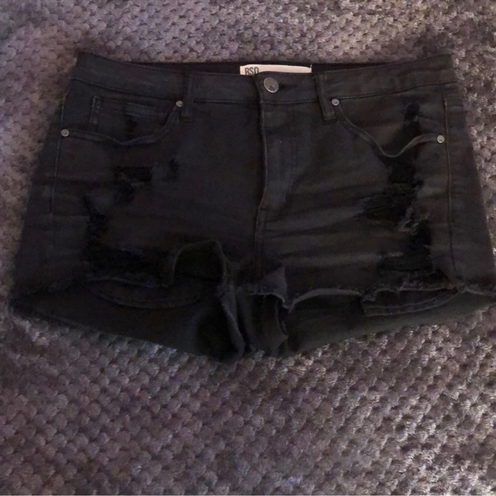 RSQ BLACK DENIM DISTRESSED SHORTS
